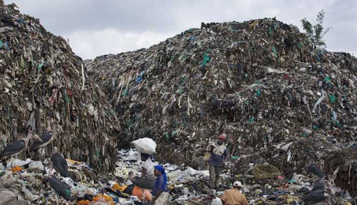 Fabricação de sacos plásticos passa a ser punida com prisão no Quênia